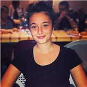 studentessa universitaria offre lezioni di matematica